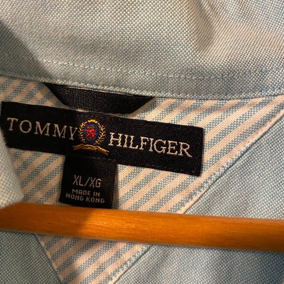 EUC Men’s Tommy Hilfiger short sleeve Dress Shirt Size XL - Picture 3 of 4